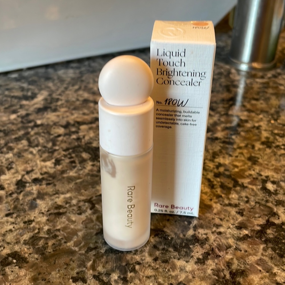 Rare Beauty Liquid Touch Brightening Concealer shade 180W.